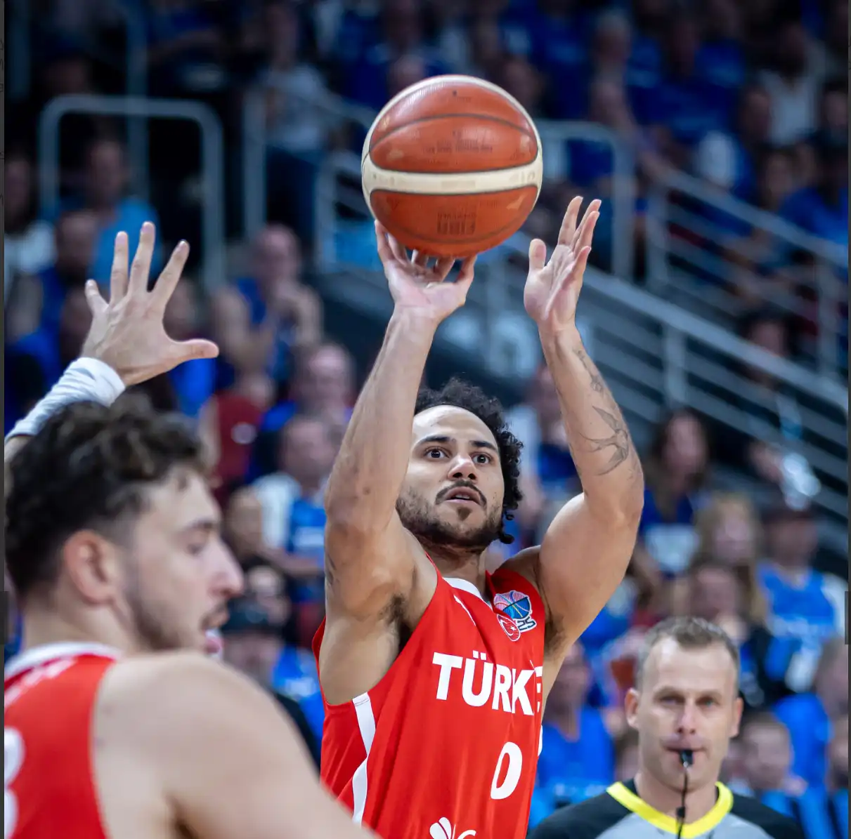 Türkiye Sırbistan’ı devirdi… EuroBasket 2025 A Grubu’nda Türkiye, güçlü rakibi Sırbistan’ı 95-90 yendi