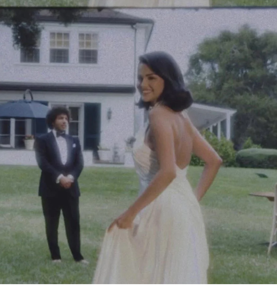 Selena Gomez, müzik yapımcısı ve söz yazarı Benny Blanco ile evlendiğini Instagram’da duyurdu