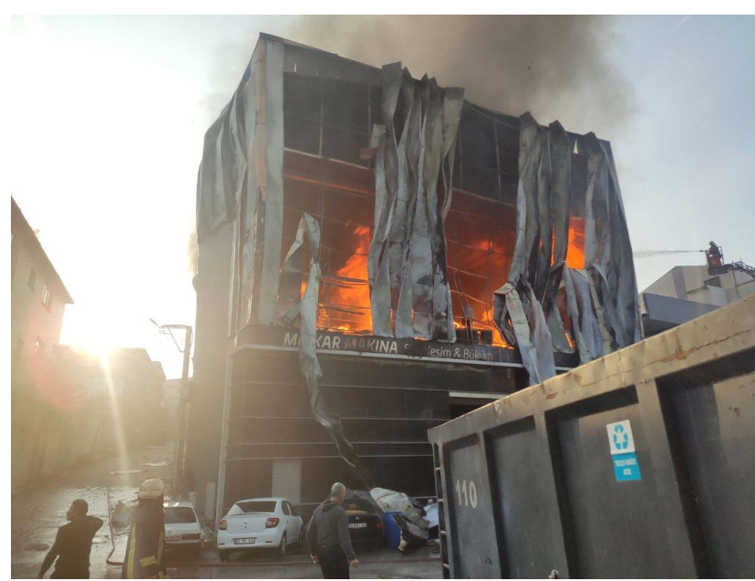 Facia göz göre göre geldi: Kocaeli'de parfüm fabrikası yangını 6 can aldı