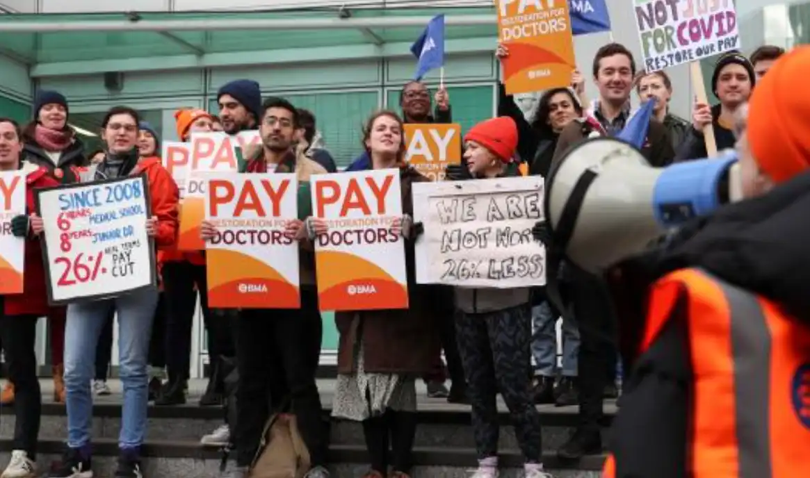 İngiltere’de doktor grevi büyüyor