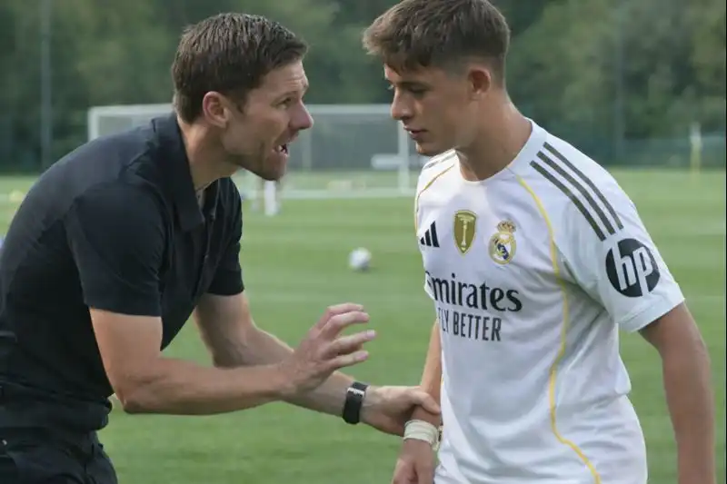 Arda’nın hocası kovuldu