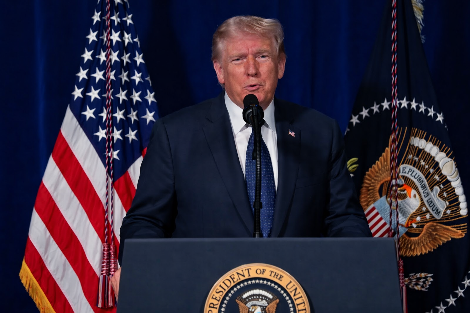 Trump: "İran nükleer silah peşindeydi"