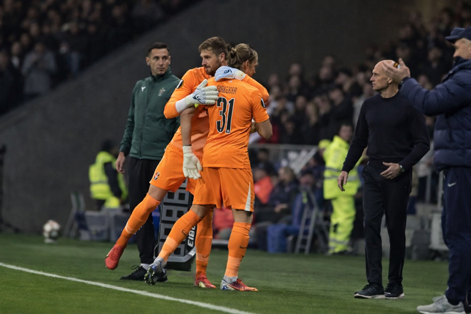 Tottenham, Atlético Madrid deplasmanında 15 dakikada üç gol yiyince kaleci değişikliğine gitti