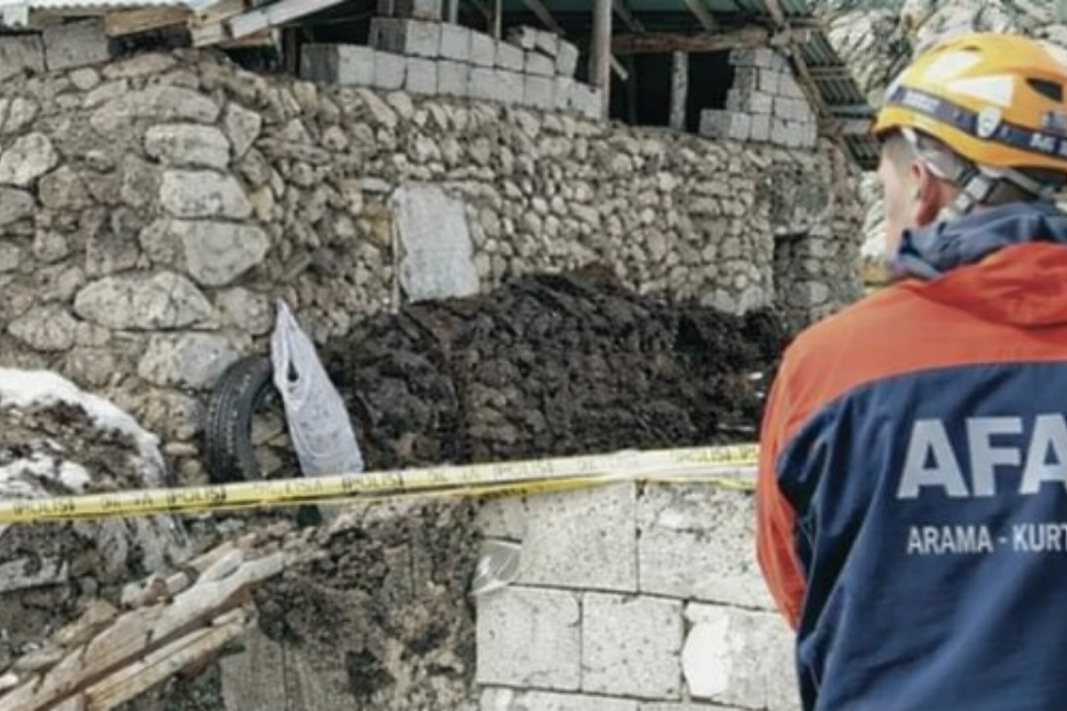 Van’da 5,2 büyüklüğünde korkutan deprem