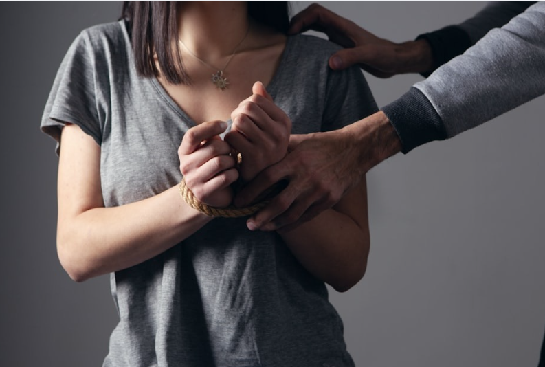 İki küçük kızın baba eliyle katli kadın cinayetidir!