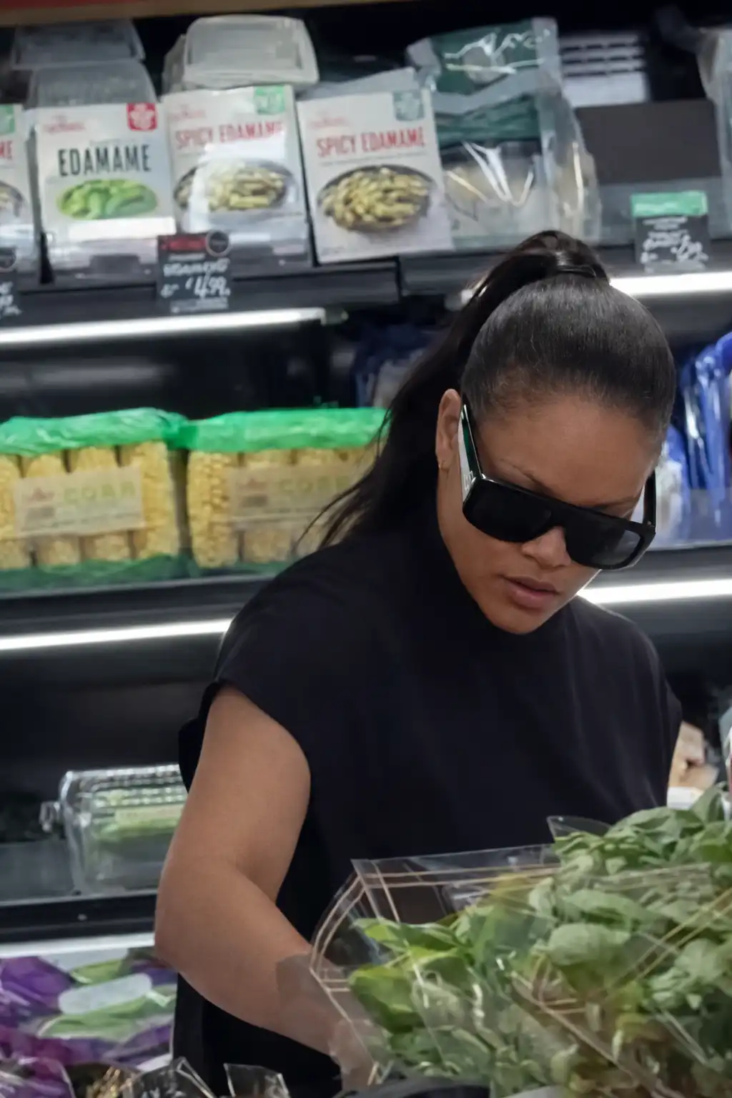 Rihanna market alışverişinde görüntülendi