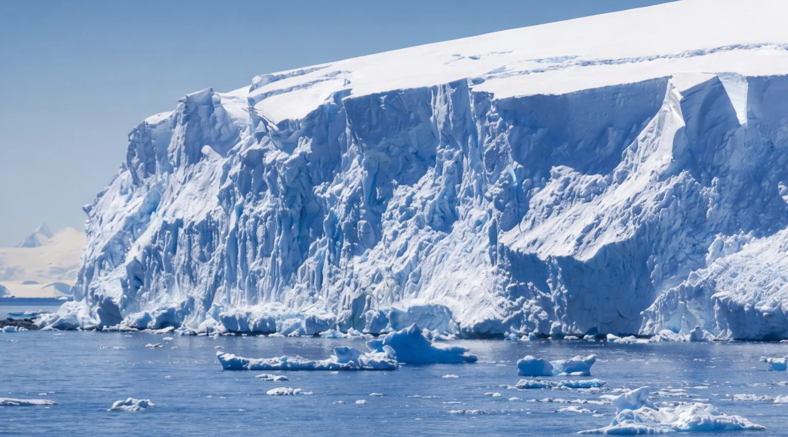 Kıyamet Buzulu’na 80 kilometrelik perde planı