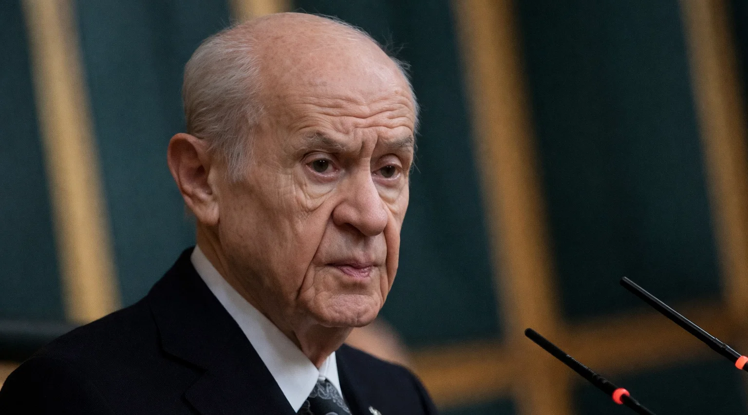 Bahçeli’den oyuncu Kaygılaroğlu'na tebrik telefonu