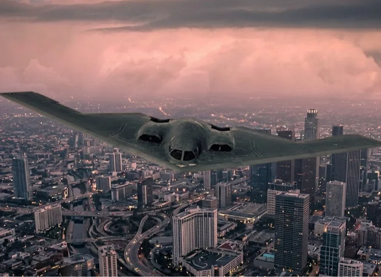 Hayalet uçak İran’ın yer altı füze tesislerini vurdu