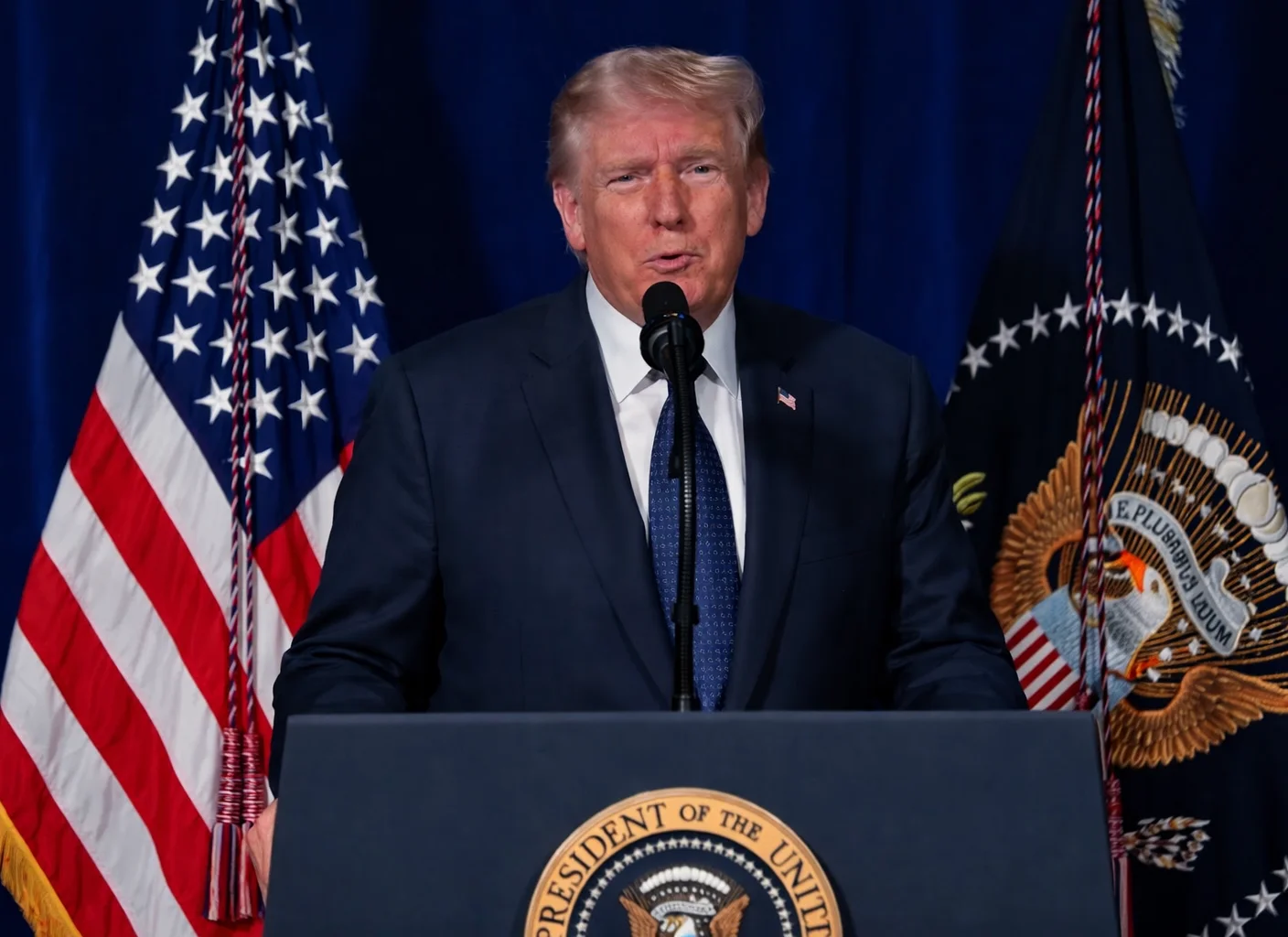 Trump: "İran nükleer silah peşindeydi"