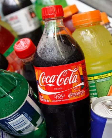 Şekerli içecekler ergenlerde kaygı riskini artırıyor