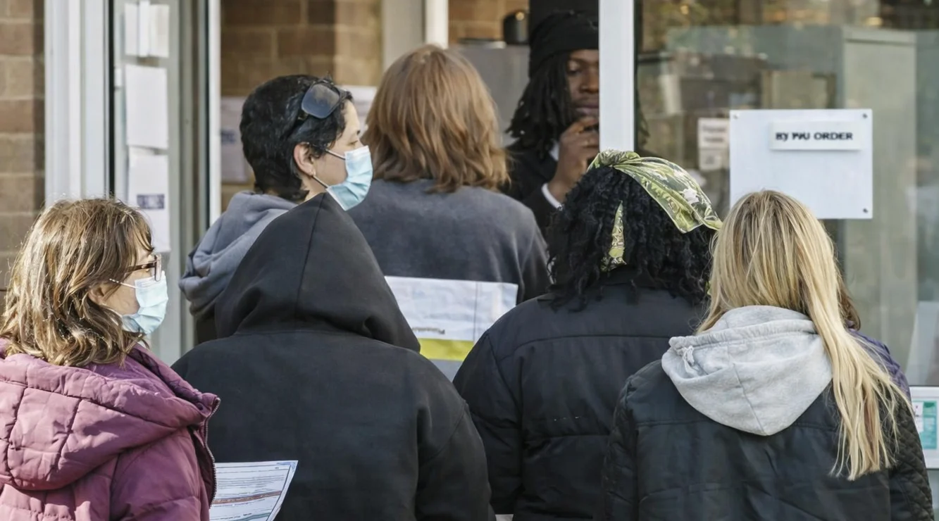 İngiltere’de menenjit vakaları artarken toplu aşılama başladı