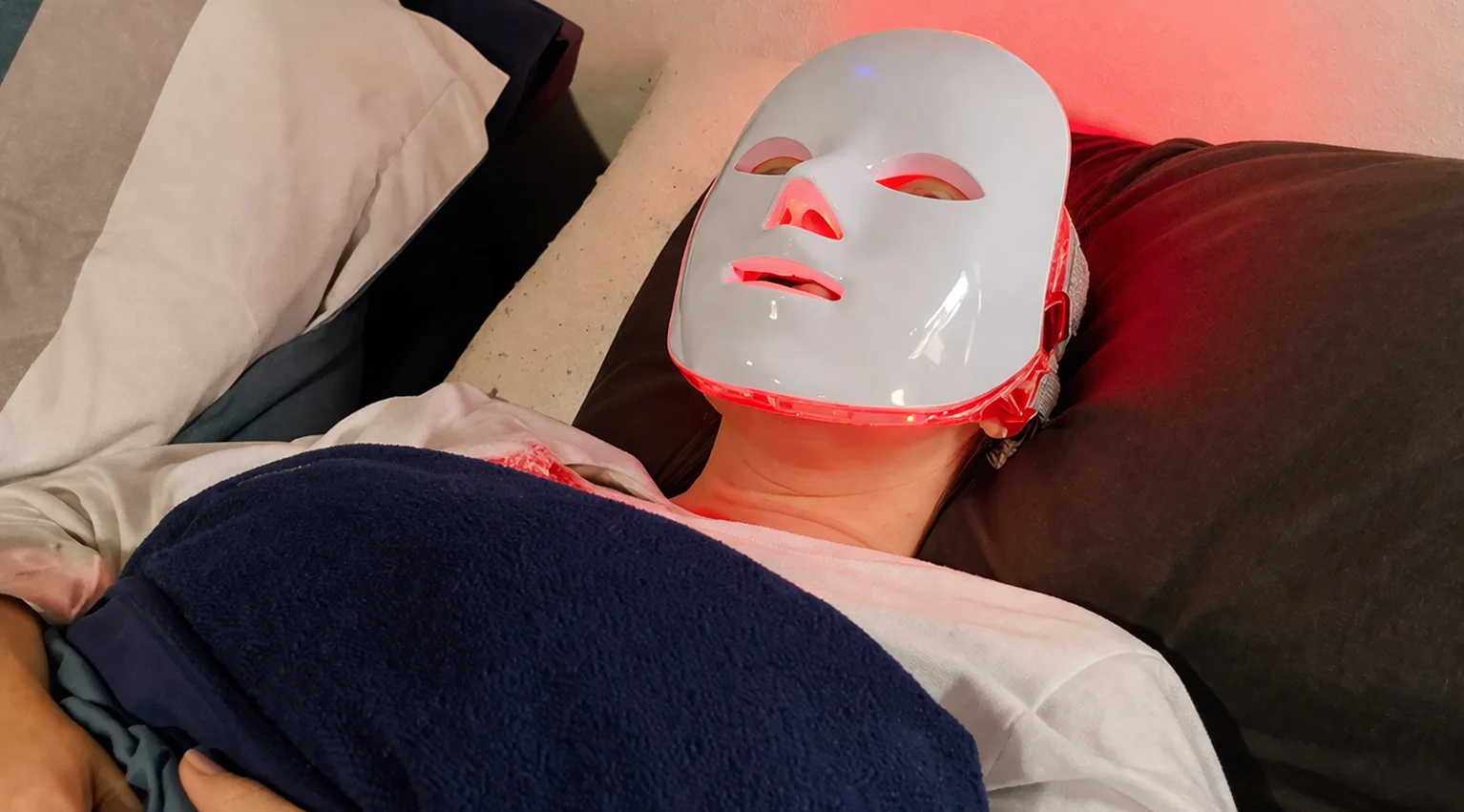 Kırmızı ışık maskelerinde etki tartışması