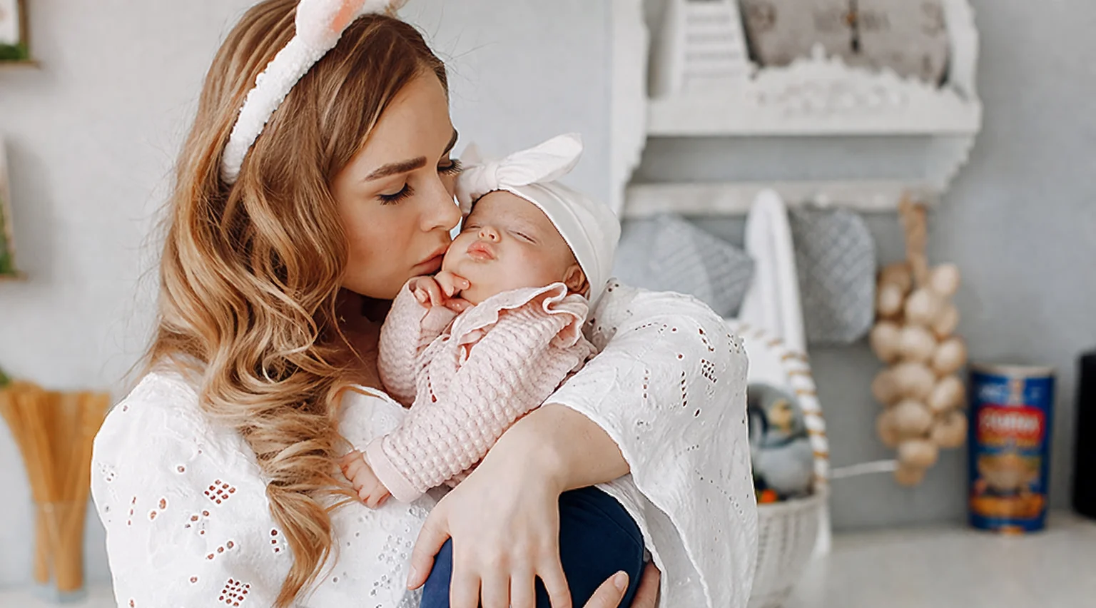 Doğum iznini 24 haftaya çıkaran kanun teklifi TBMM komisyonunda kabul edildi