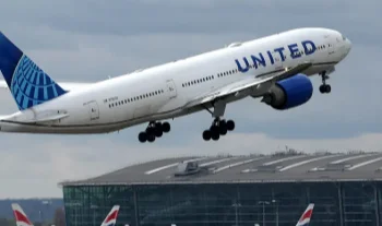 United Airlines, artan yakıt giderleri nedeniyle bagaj ücretlerini yükseltti