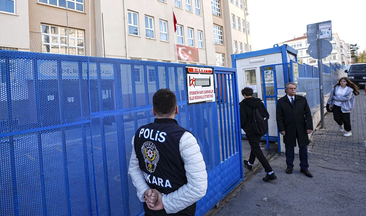 54 okulu hedef gösteren 67 kişi gözaltına alındı