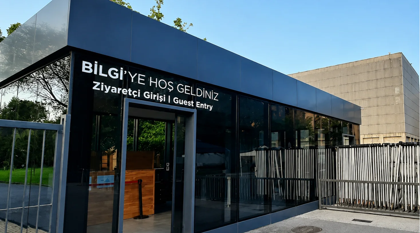 İstanbul Bilgi Üniversitesi kapatıldı