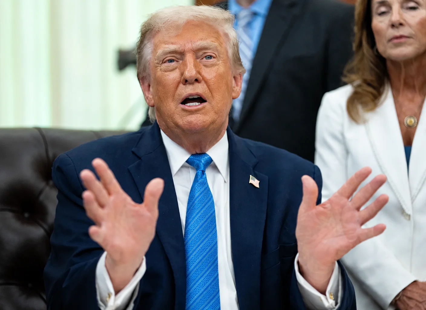 Trump İran saldırılarını durdurdu