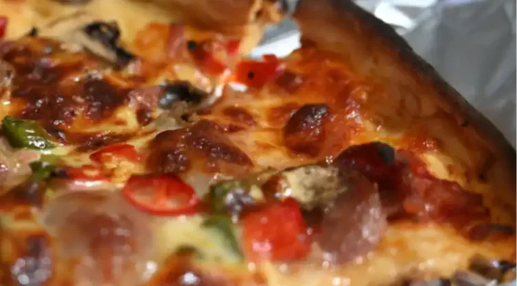 Akşamdan kalan pizza  daha sağlıklı