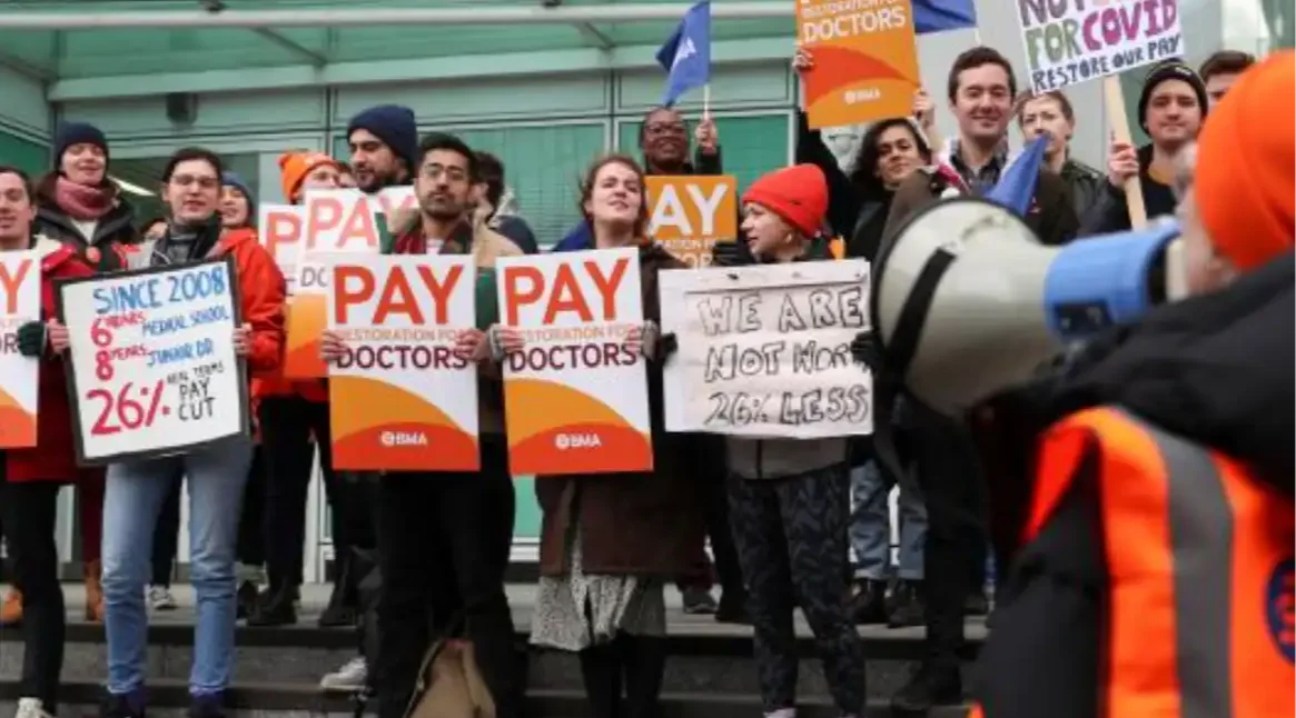 İngiltere’de doktor grevi büyüyor